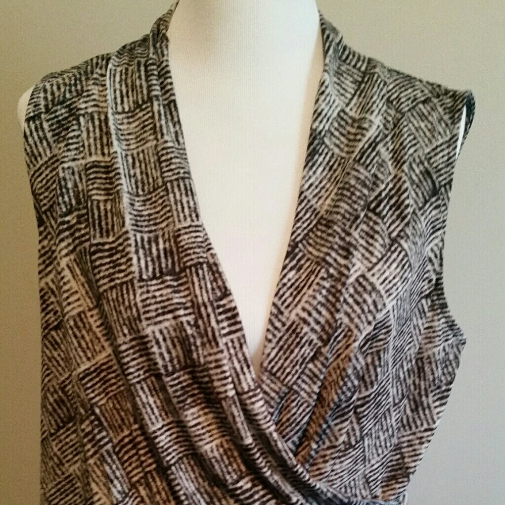 Worthington black and white print blouse